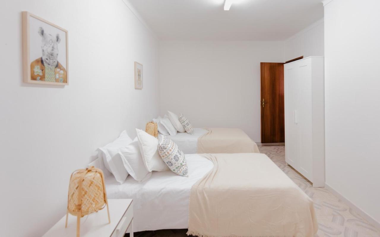Zambujeira Do Mar 4-Bed House Perfect For Families & Friends Daire Dış mekan fotoğraf